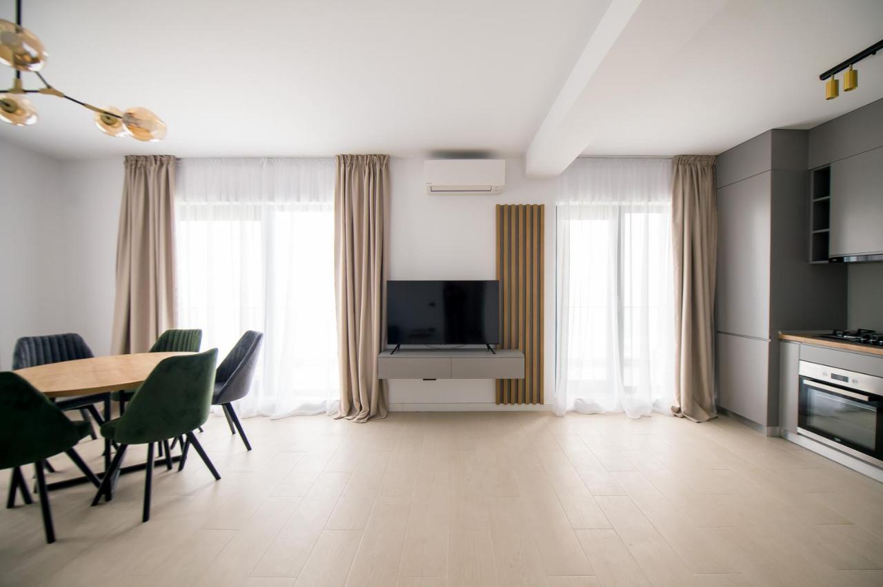 Luxury Promenada Apartment - Frontal Beachfront Mamaia Nord Năvodari Exteriör bild