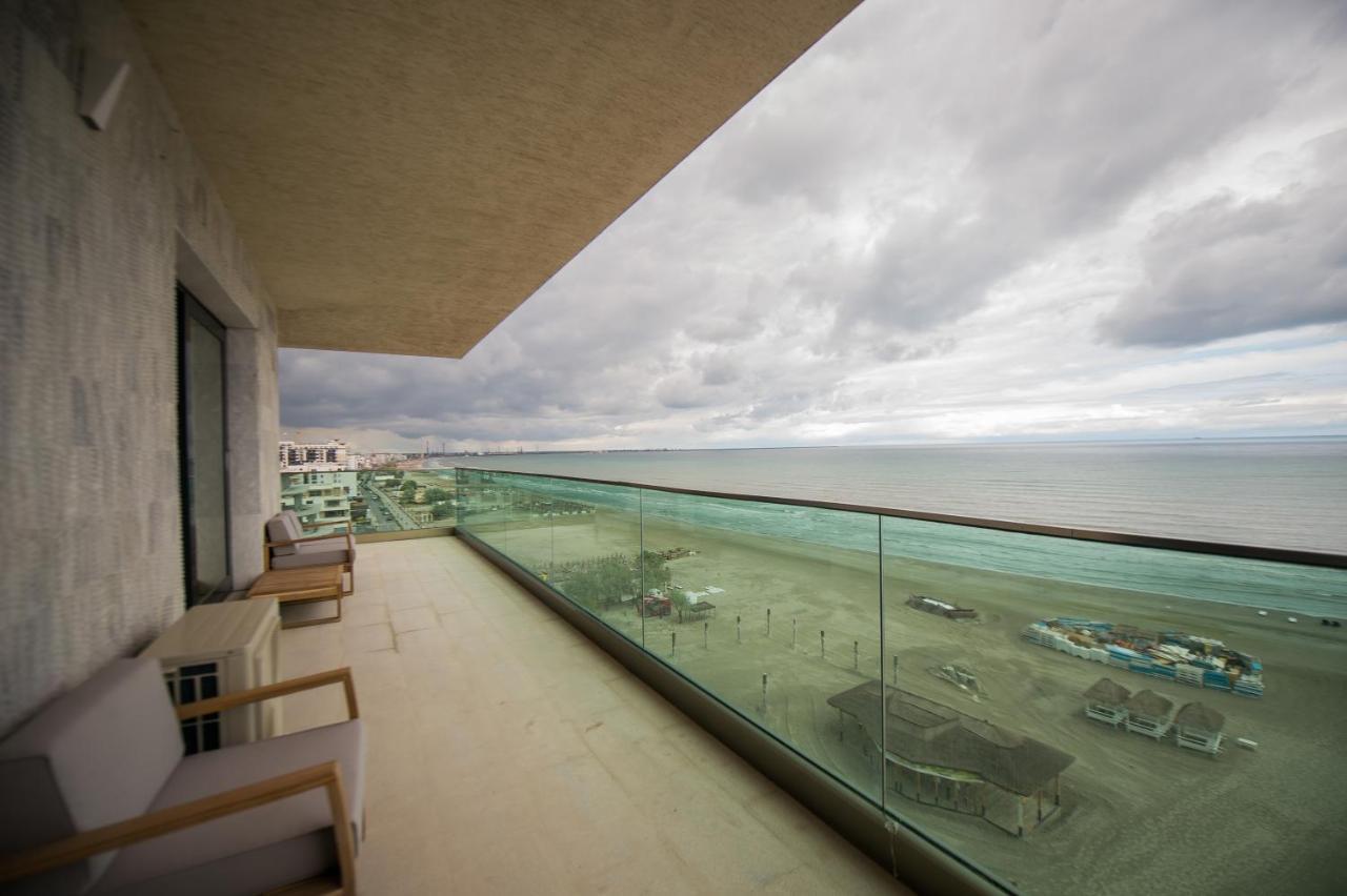 Luxury Promenada Apartment - Frontal Beachfront Mamaia Nord Năvodari Exteriör bild