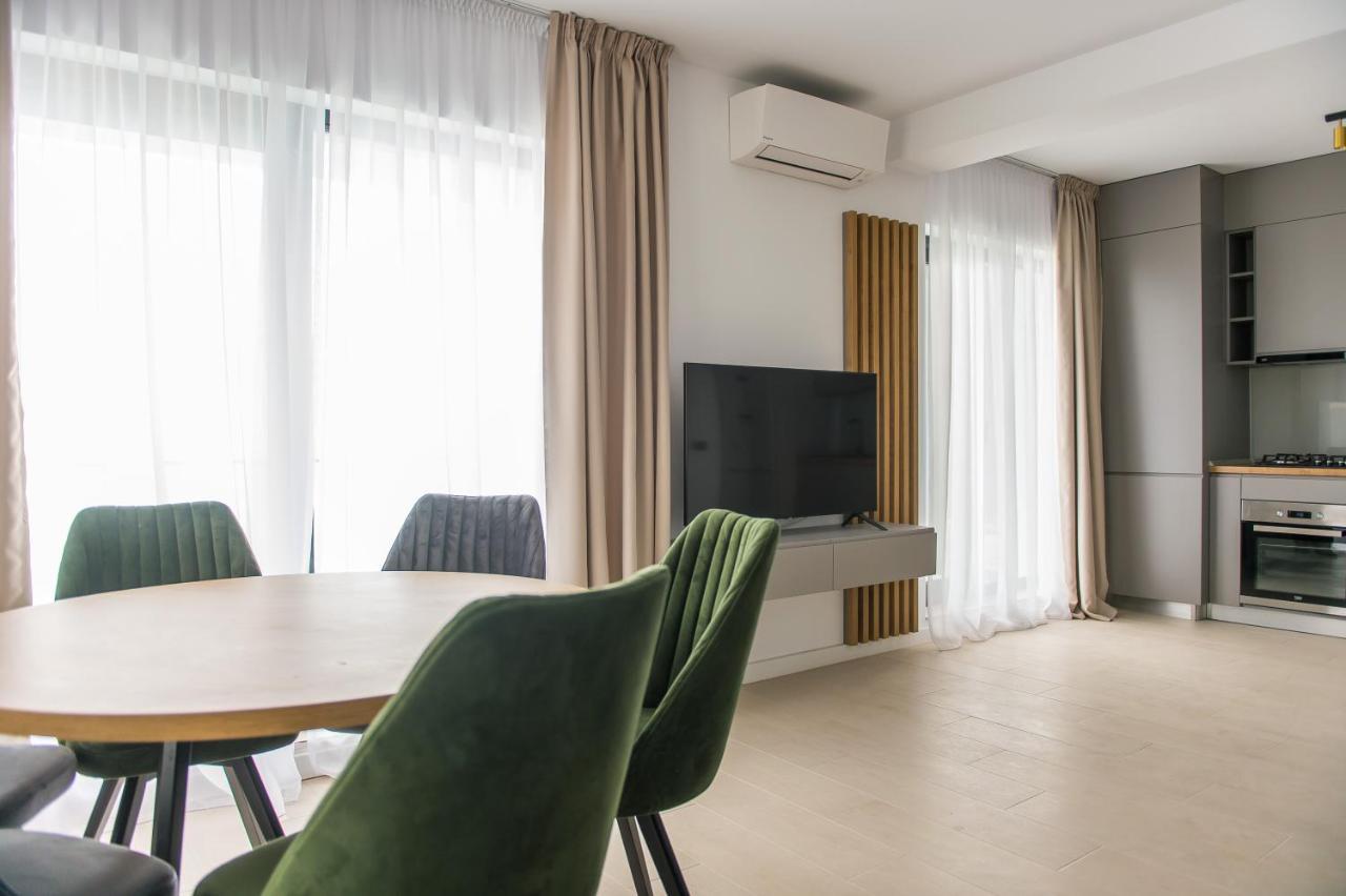 Luxury Promenada Apartment - Frontal Beachfront Mamaia Nord Năvodari Exteriör bild