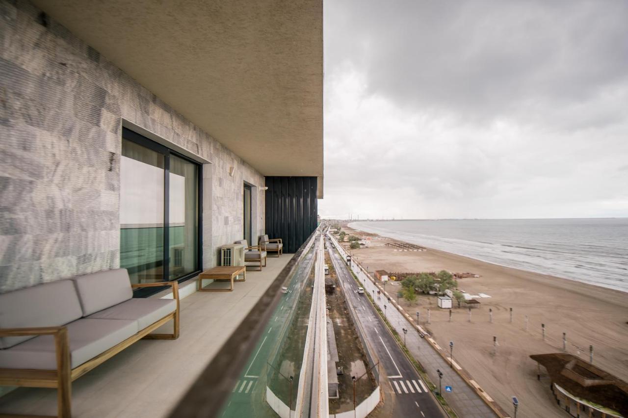 Luxury Promenada Apartment - Frontal Beachfront Mamaia Nord Năvodari Exteriör bild