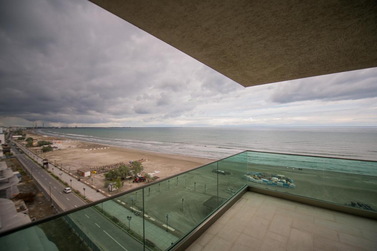 Luxury Promenada Apartment - Frontal Beachfront Mamaia Nord Năvodari Exteriör bild