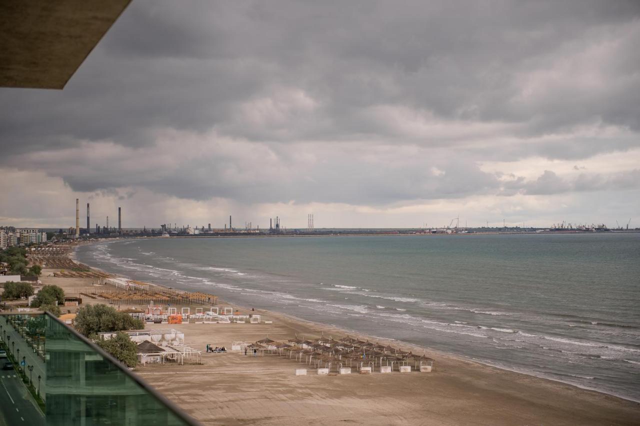 Luxury Promenada Apartment - Frontal Beachfront Mamaia Nord Năvodari Exteriör bild
