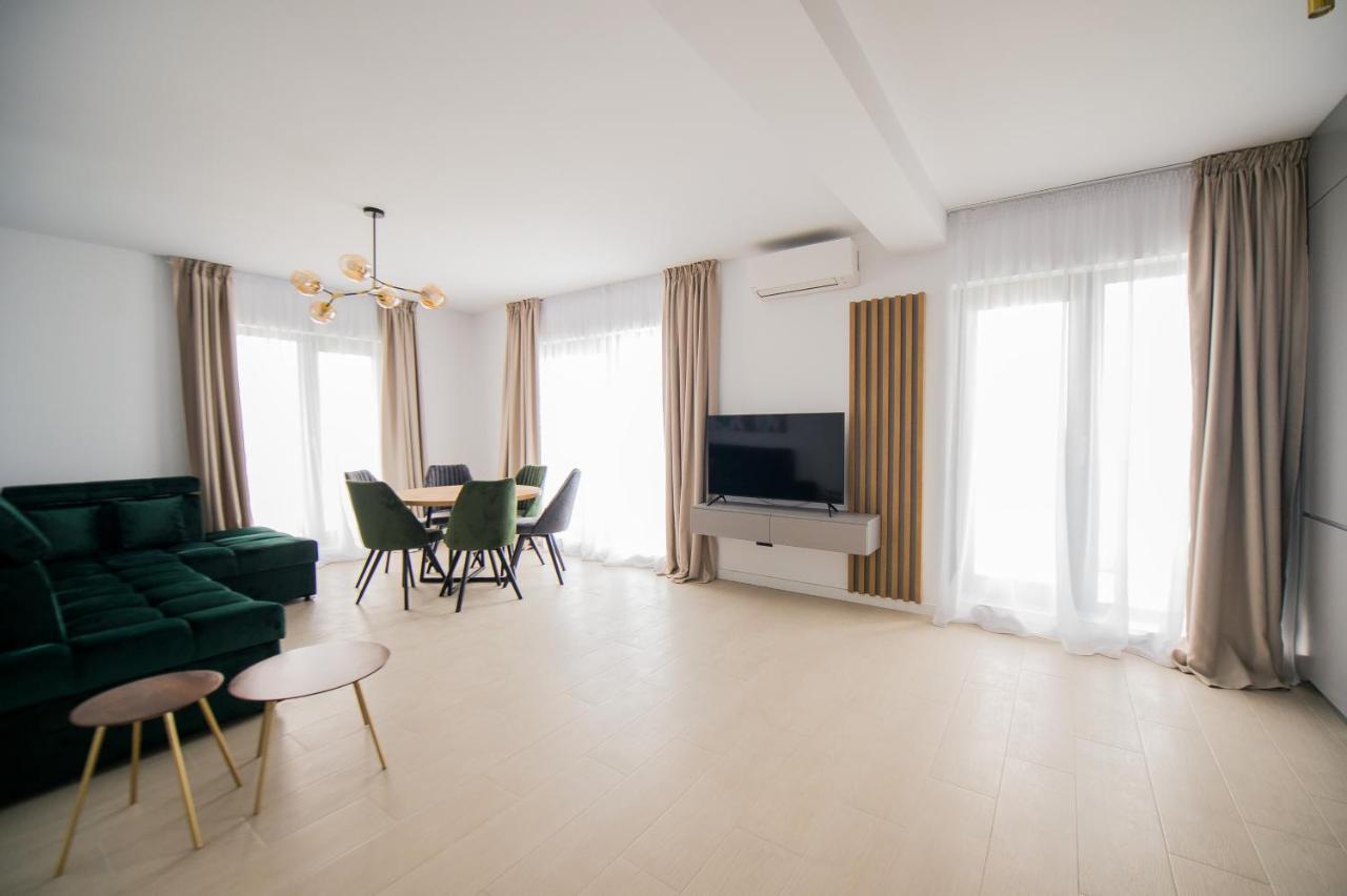 Luxury Promenada Apartment - Frontal Beachfront Mamaia Nord Năvodari Exteriör bild