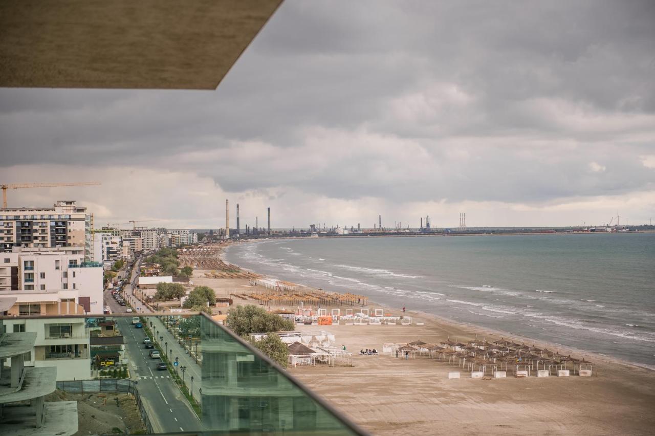 Luxury Promenada Apartment - Frontal Beachfront Mamaia Nord Năvodari Exteriör bild