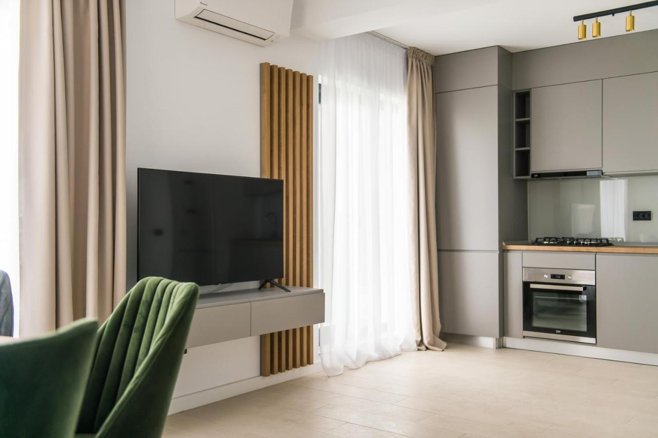 Luxury Promenada Apartment - Frontal Beachfront Mamaia Nord Năvodari Exteriör bild