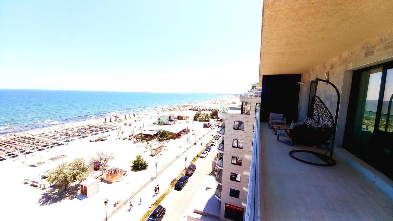 Luxury Promenada Apartment - Frontal Beachfront Mamaia Nord Năvodari Exteriör bild