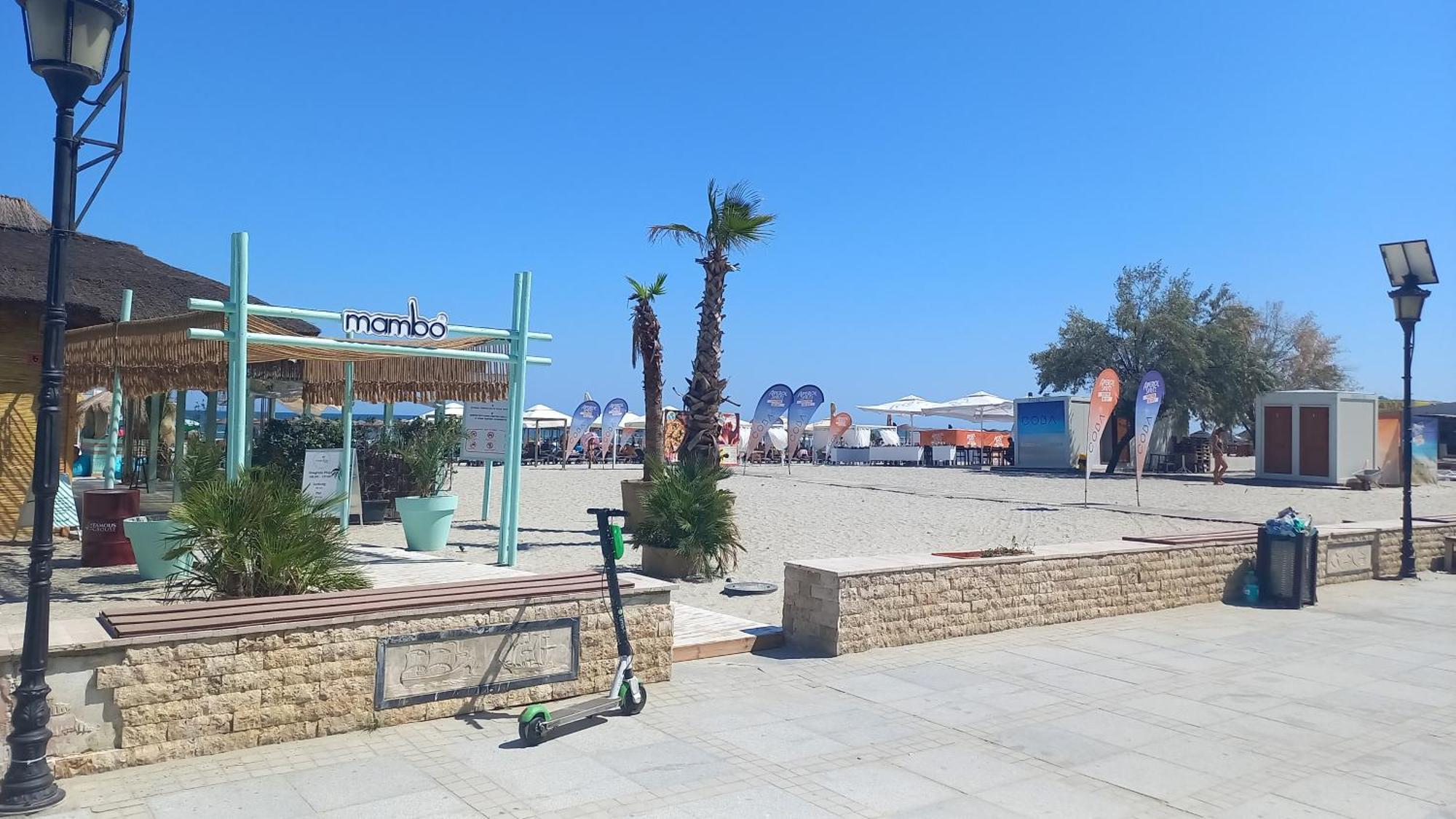 Luxury Promenada Apartment - Frontal Beachfront Mamaia Nord Năvodari Exteriör bild