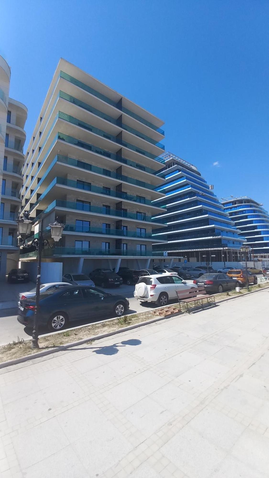 Luxury Promenada Apartment - Frontal Beachfront Mamaia Nord Năvodari Exteriör bild