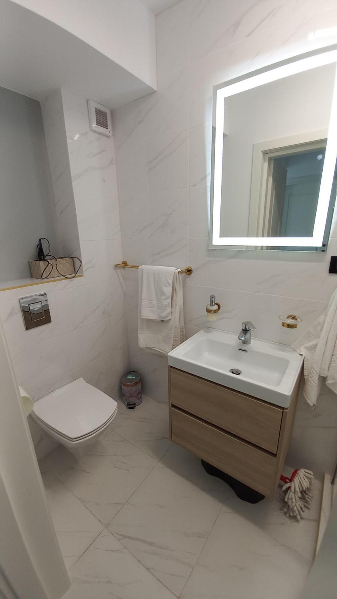 Luxury Promenada Apartment - Frontal Beachfront Mamaia Nord Năvodari Exteriör bild