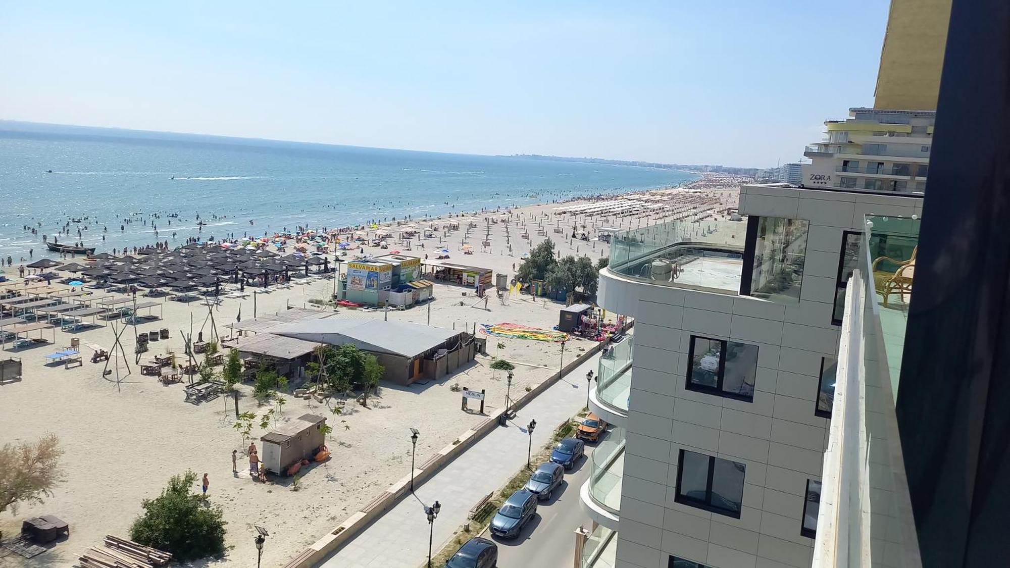 Luxury Promenada Apartment - Frontal Beachfront Mamaia Nord Năvodari Exteriör bild