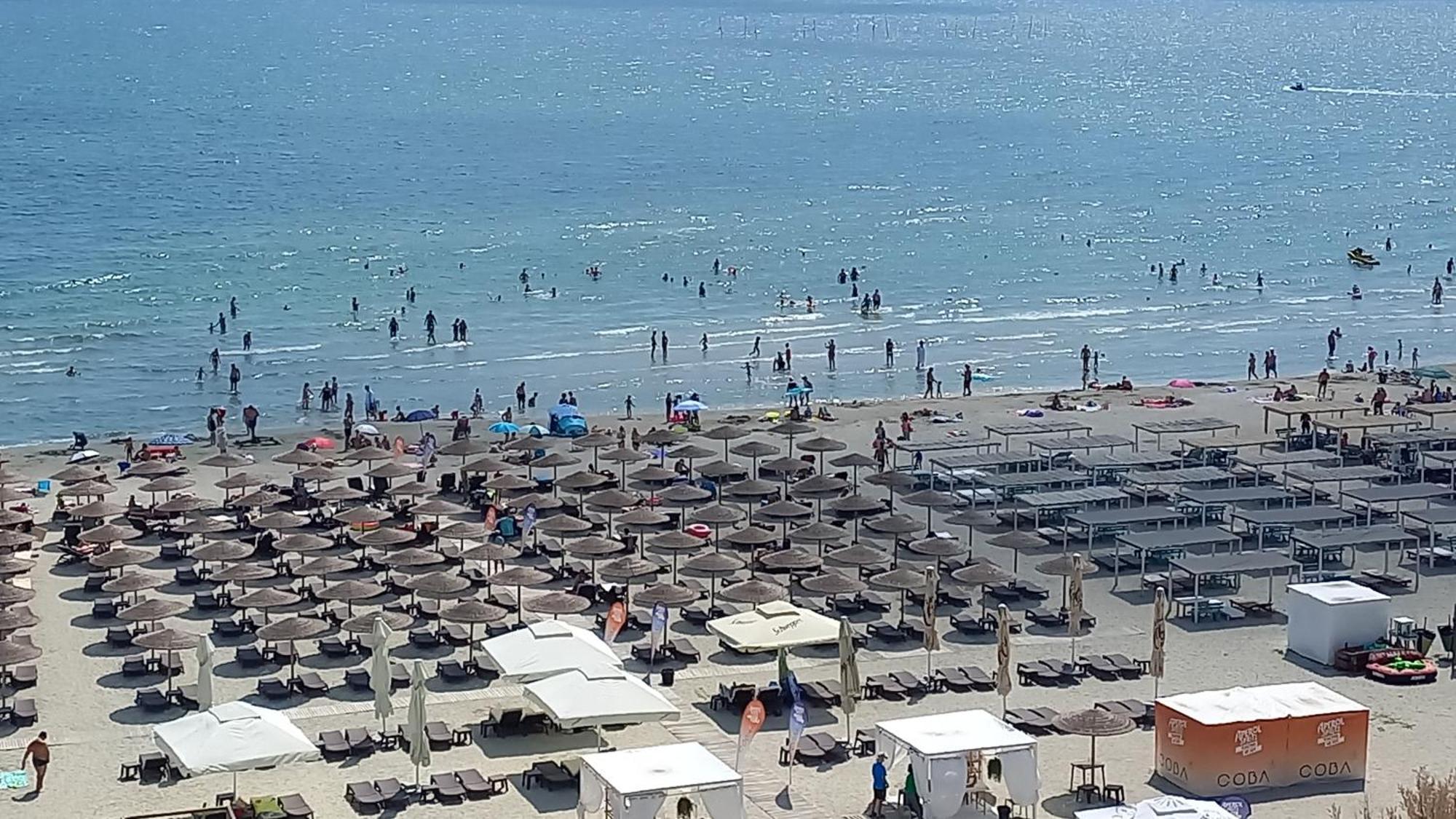 Luxury Promenada Apartment - Frontal Beachfront Mamaia Nord Năvodari Exteriör bild